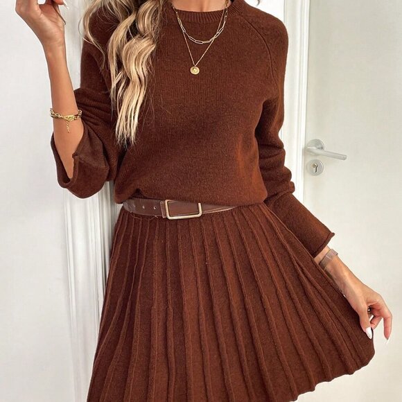 Women's Casual College Style Solid Color Sweater And Pleated Skirt - Picture 2 of 7